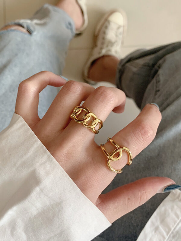 best and easiy carry Golden adjustable joint ring