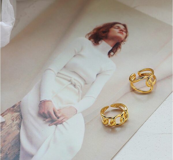 best and easiy carry Golden adjustable joint ring - Image 5