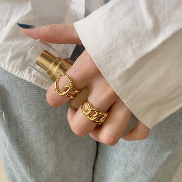 best and easiy carry Golden adjustable joint ring - Image 3