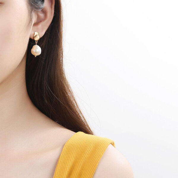 925 Sterling Silver Baroque Pearl Earings - Image 3
