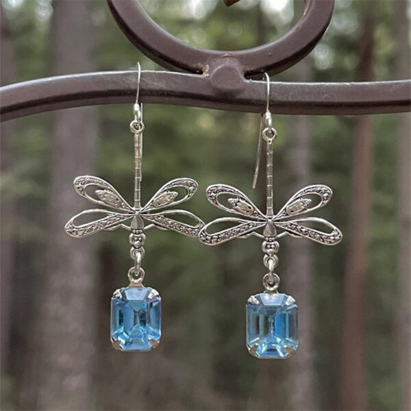 Ethnic Retro High-grade Carved Stitching Dragonfly Earrings